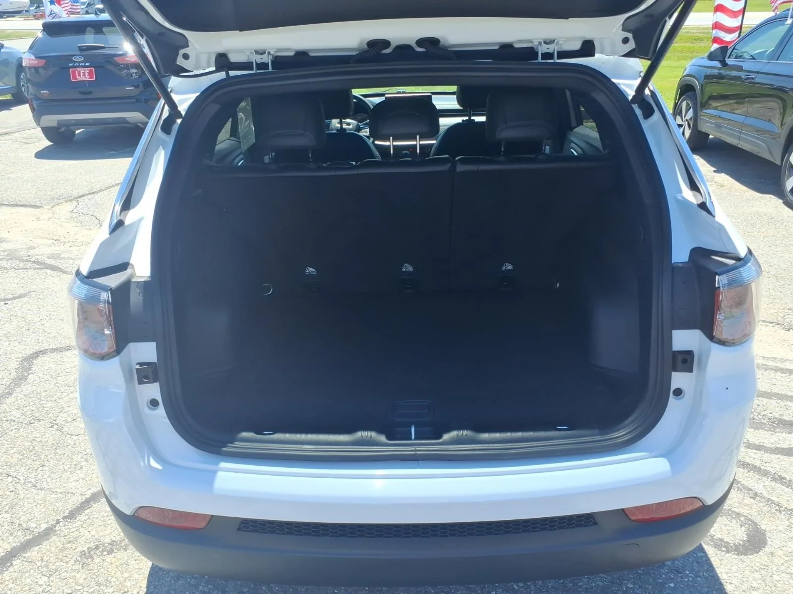 Used 2024 Bright White Clearcoat Jeep Latitude image 9