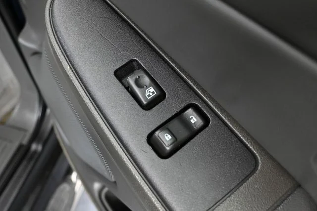 Used 2005 Blue Chevrolet LS image 42