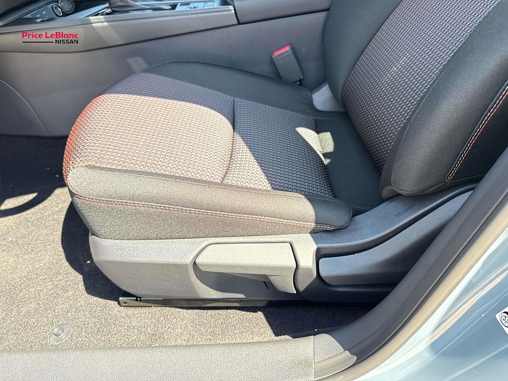 New 2027 Atlantic Gray Metallic / Super Black Two-tone Nissan SR image 9