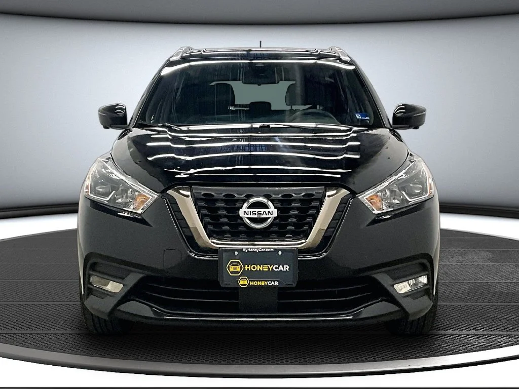 Used 2020 Black Nissan SR image 2