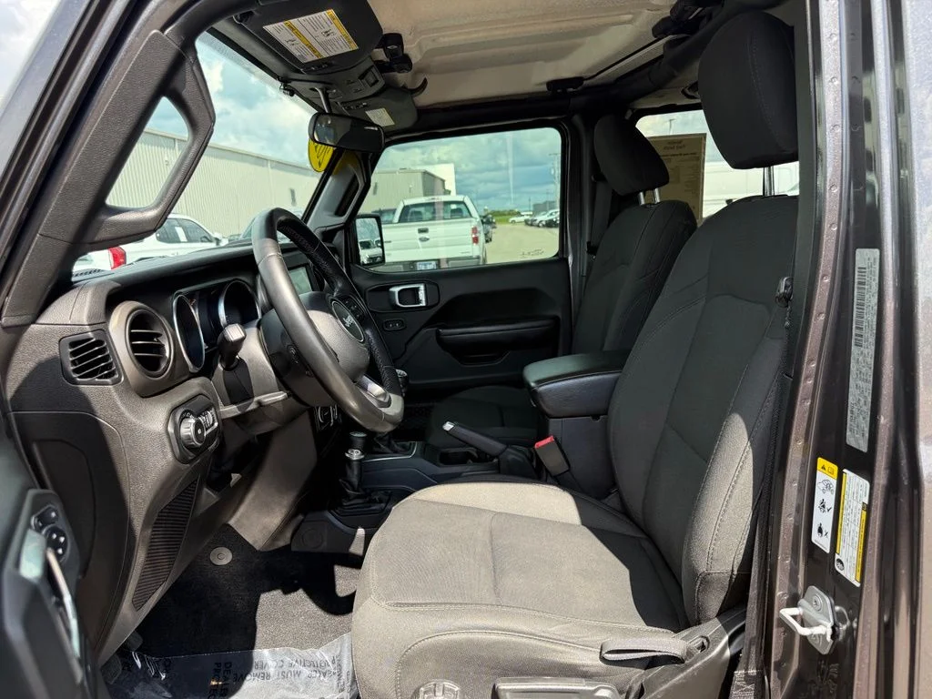 Used 2019 Gray Jeep Unlimited Sport S image 5