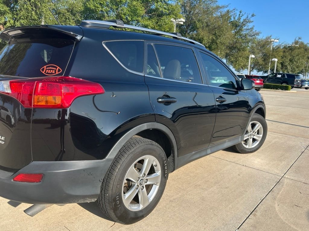 Used 2015 Black Toyota XLE image 4