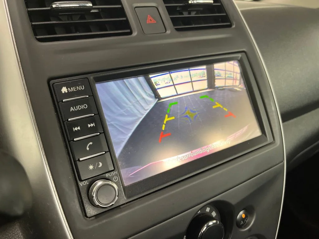 Used 2019 Red Nissan 1.6 SV image 12