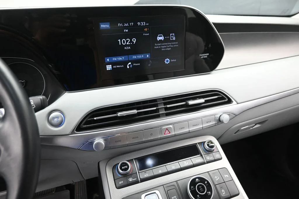 Used 2022 White Hyundai SEL image 20