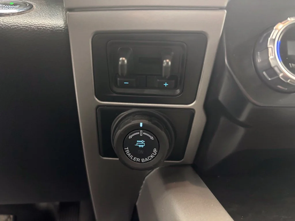 Used 2022 Silver Ford Lariat image 26