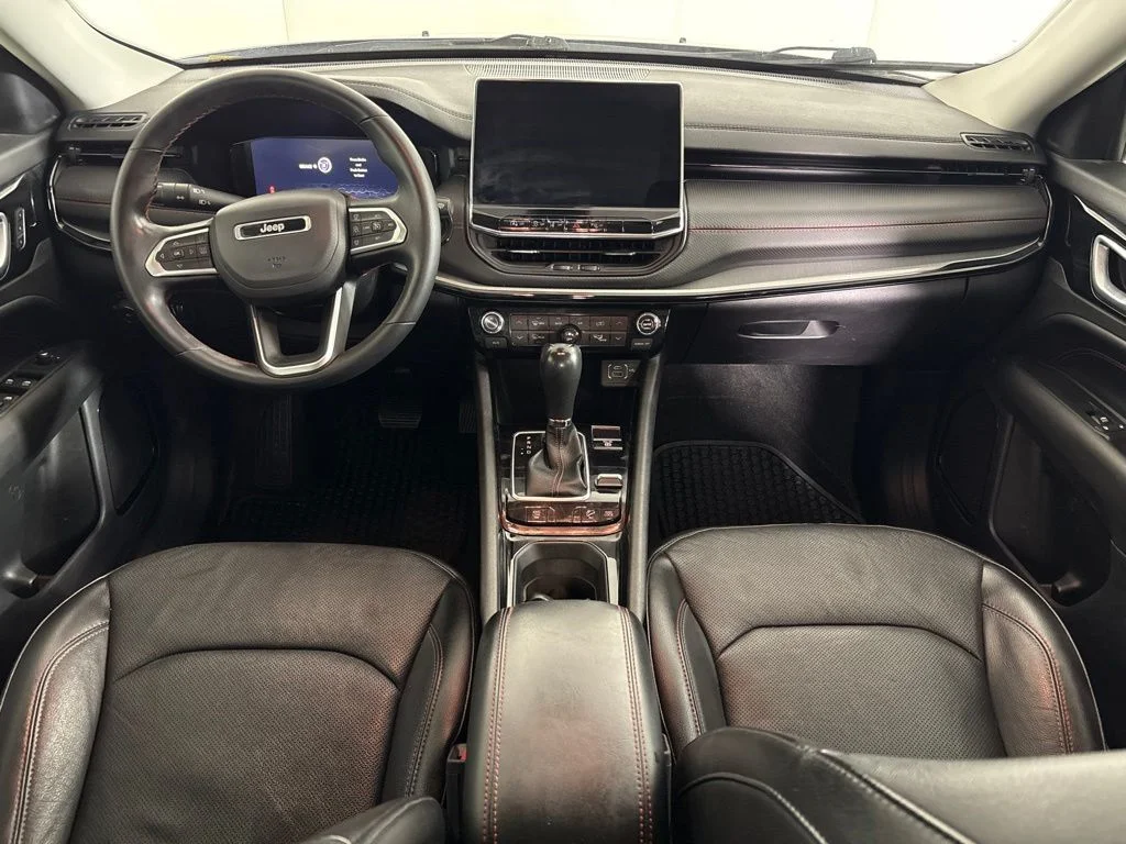 Used 2022 Silver Jeep Trailhawk image 14