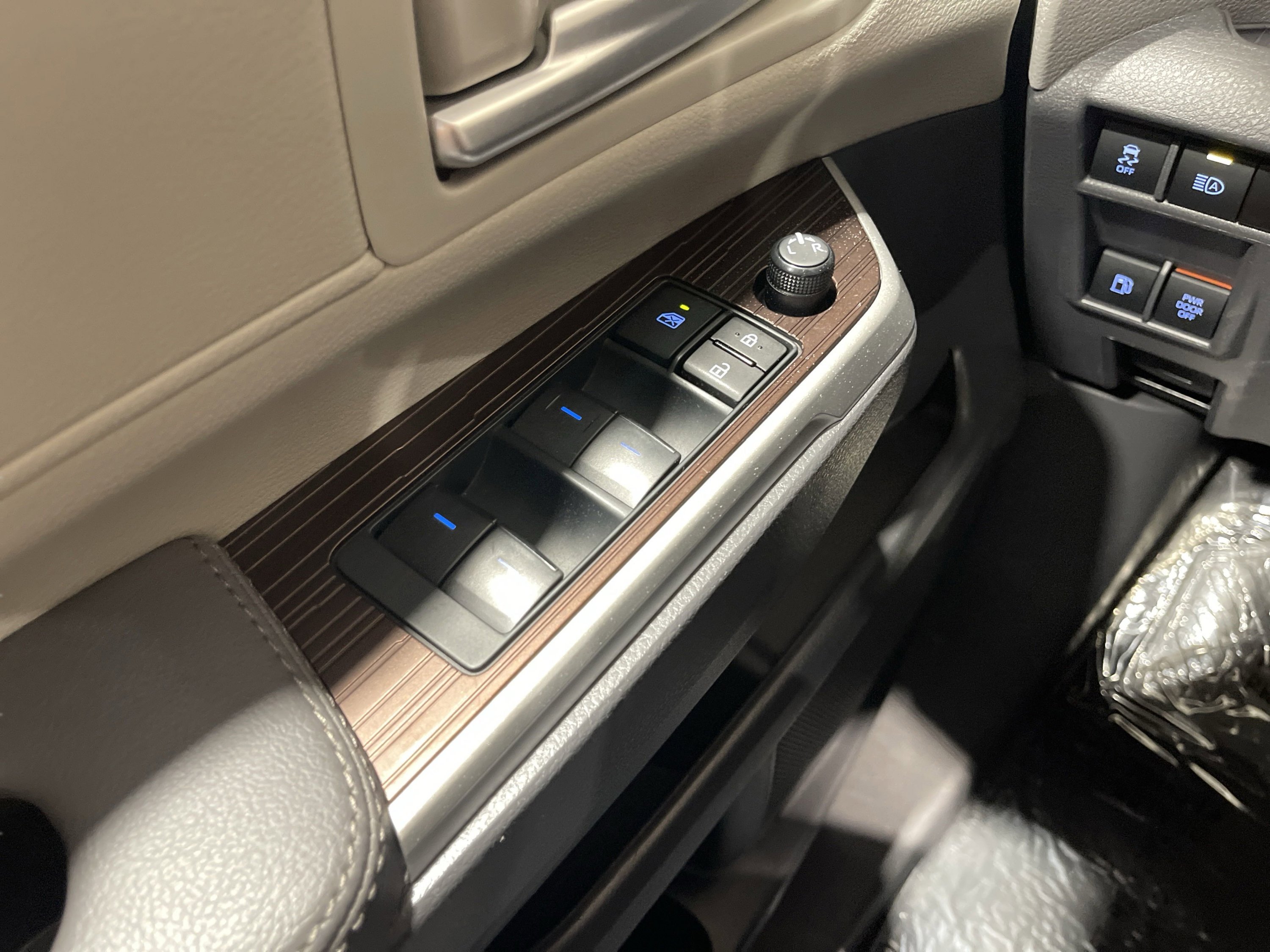 2024 Toyota Sienna XLE - Photo 21