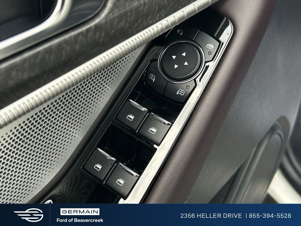 Used 2025 White Metallic Ford Platinum image 18