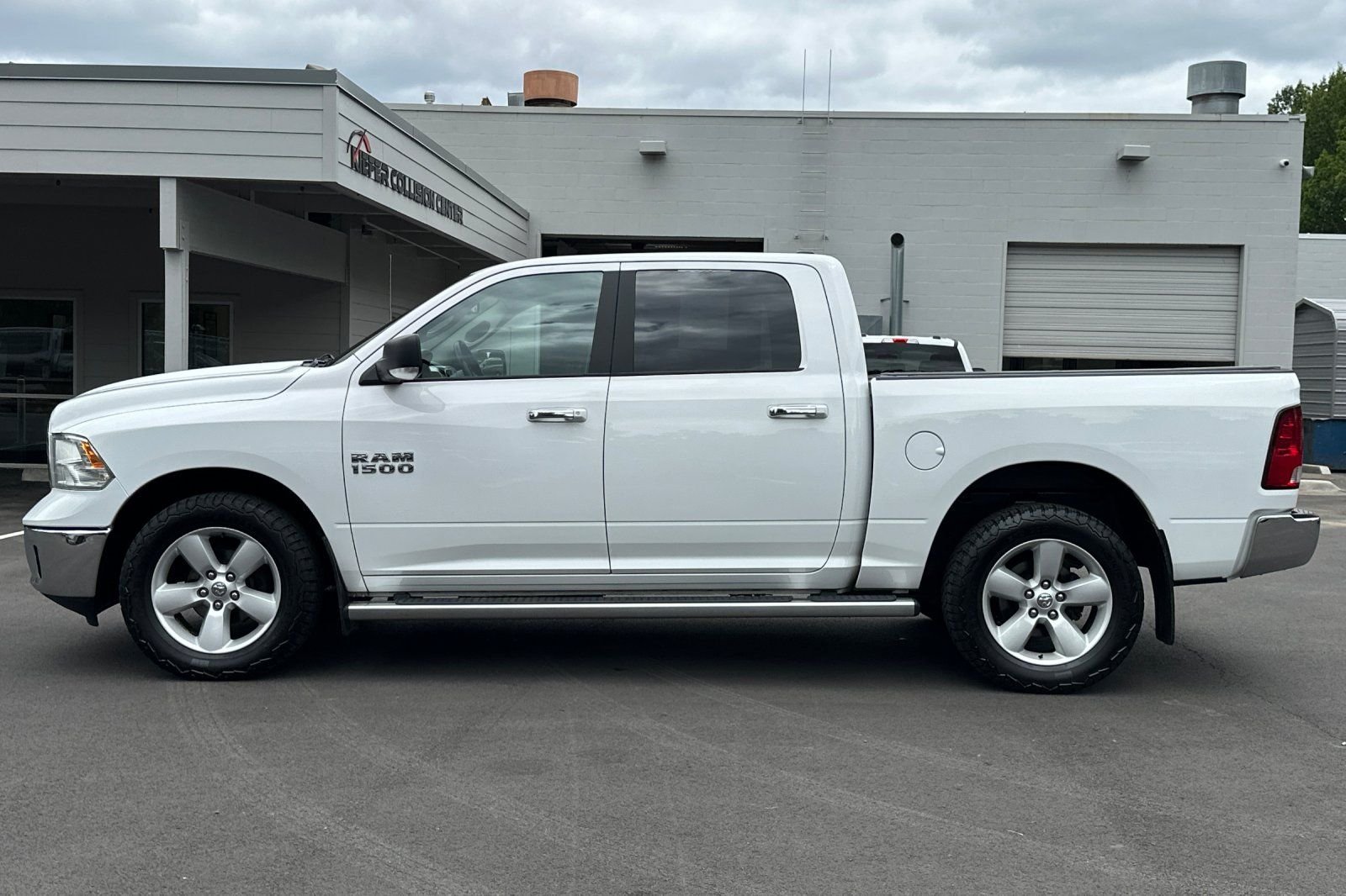 Used 2018 White Ram SLT image 7