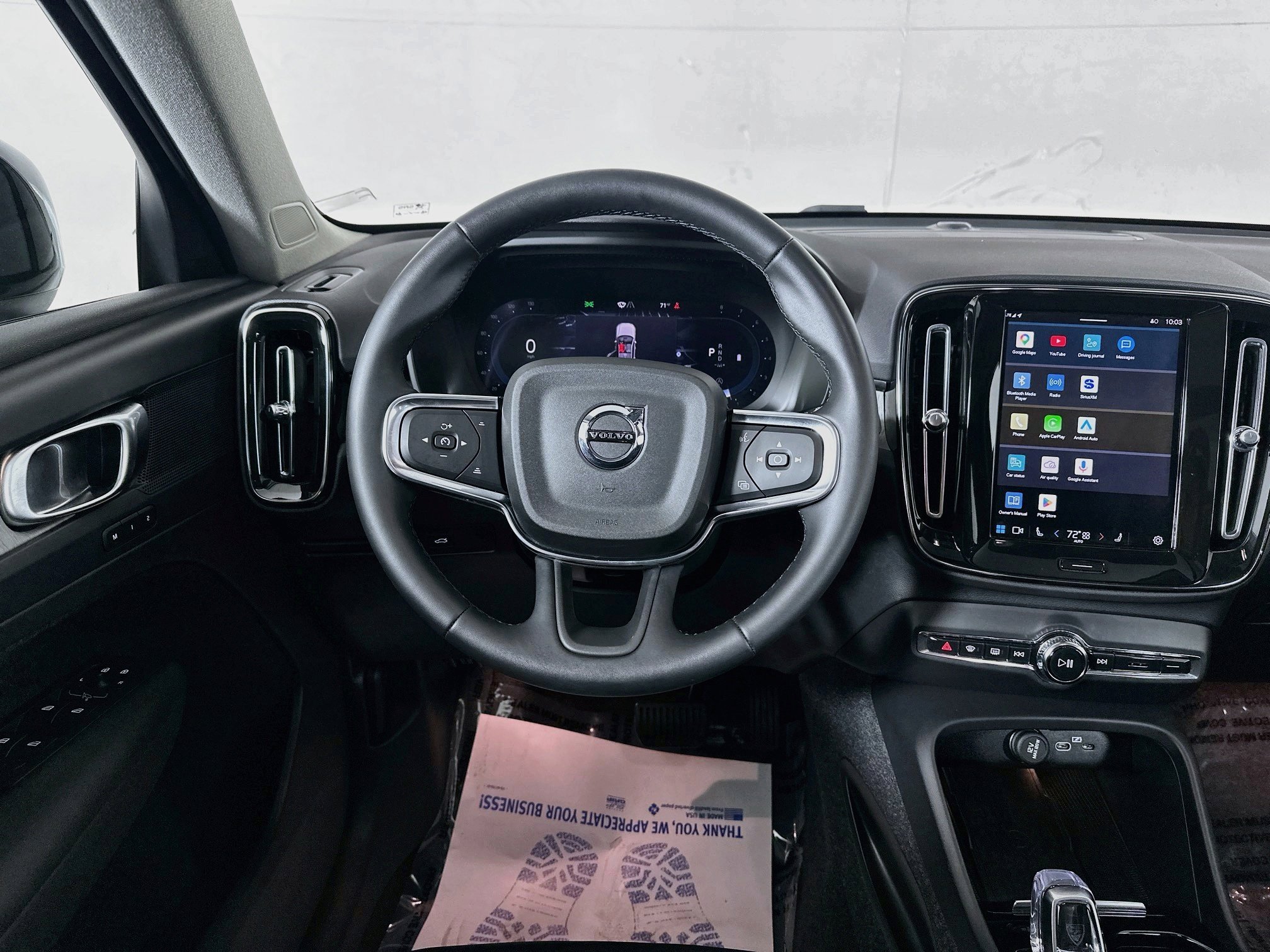 2025 Volvo XC40 Plus - Photo 22