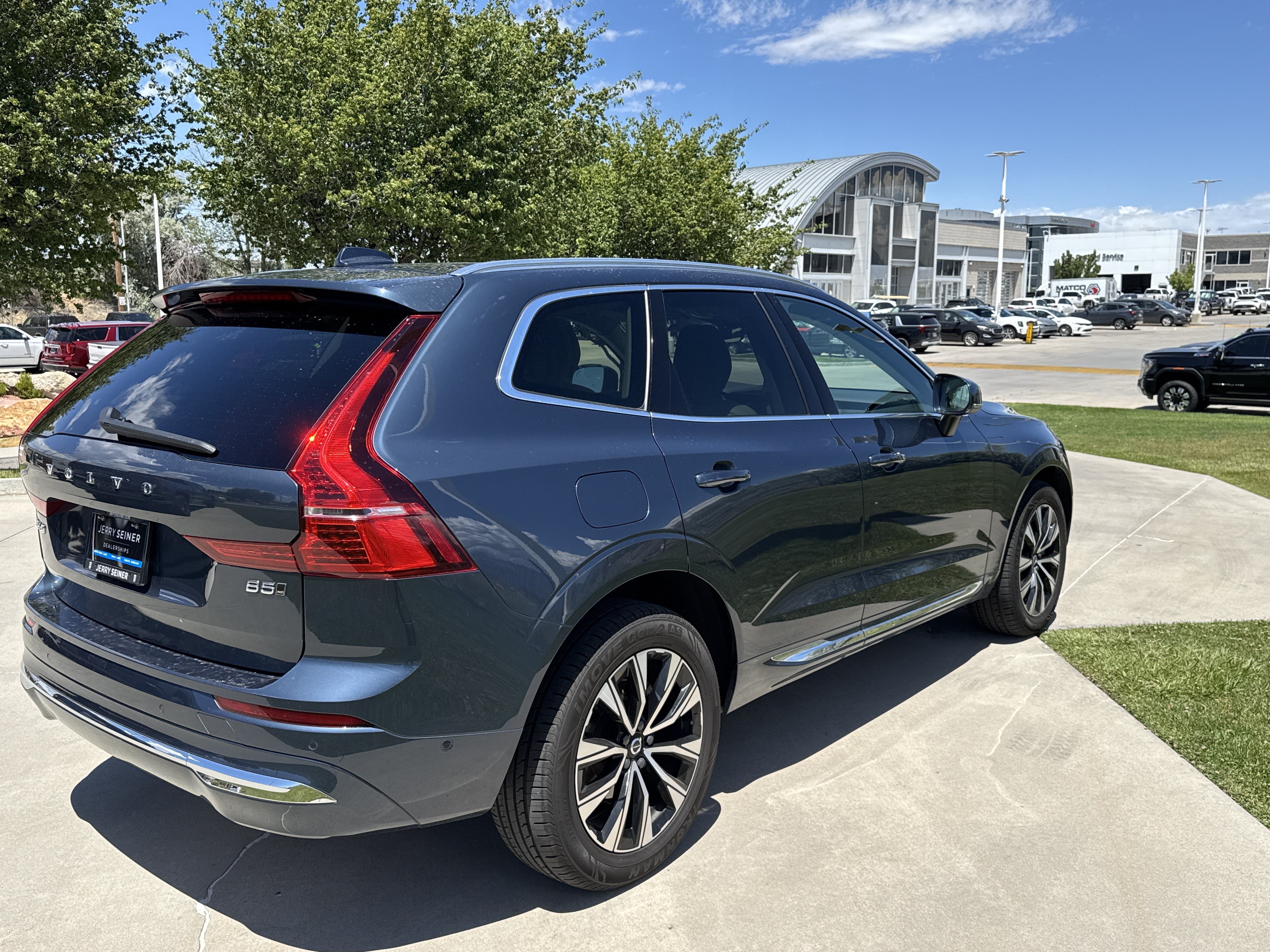 Used 2023 Blue Volvo Plus Bright Theme image 6