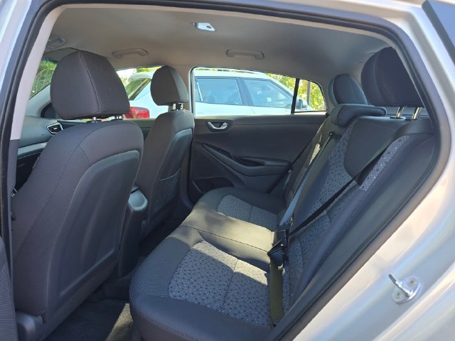 Used 2017 Silver Hyundai SEL image 16