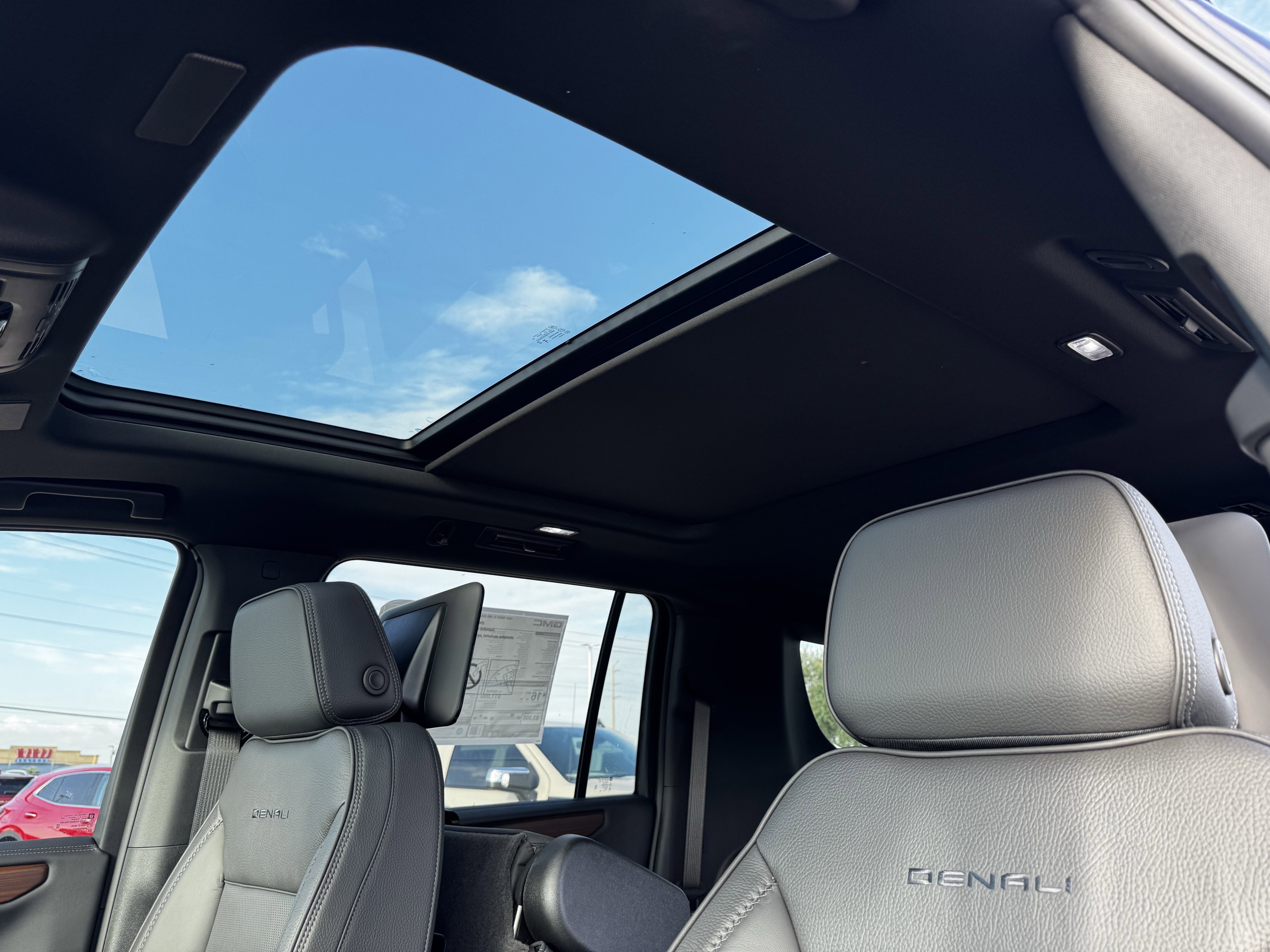 2026 GMC Yukon XL Denali - Photo 21