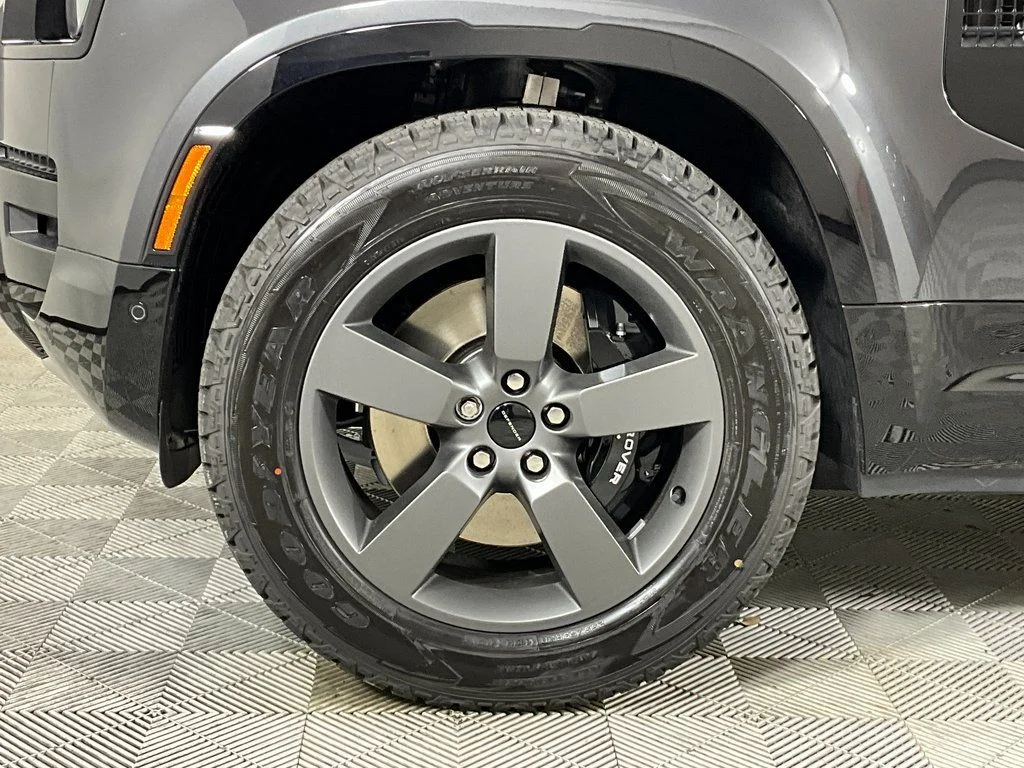 New 2026 Carpathian Grey Land Rover V8 image 9