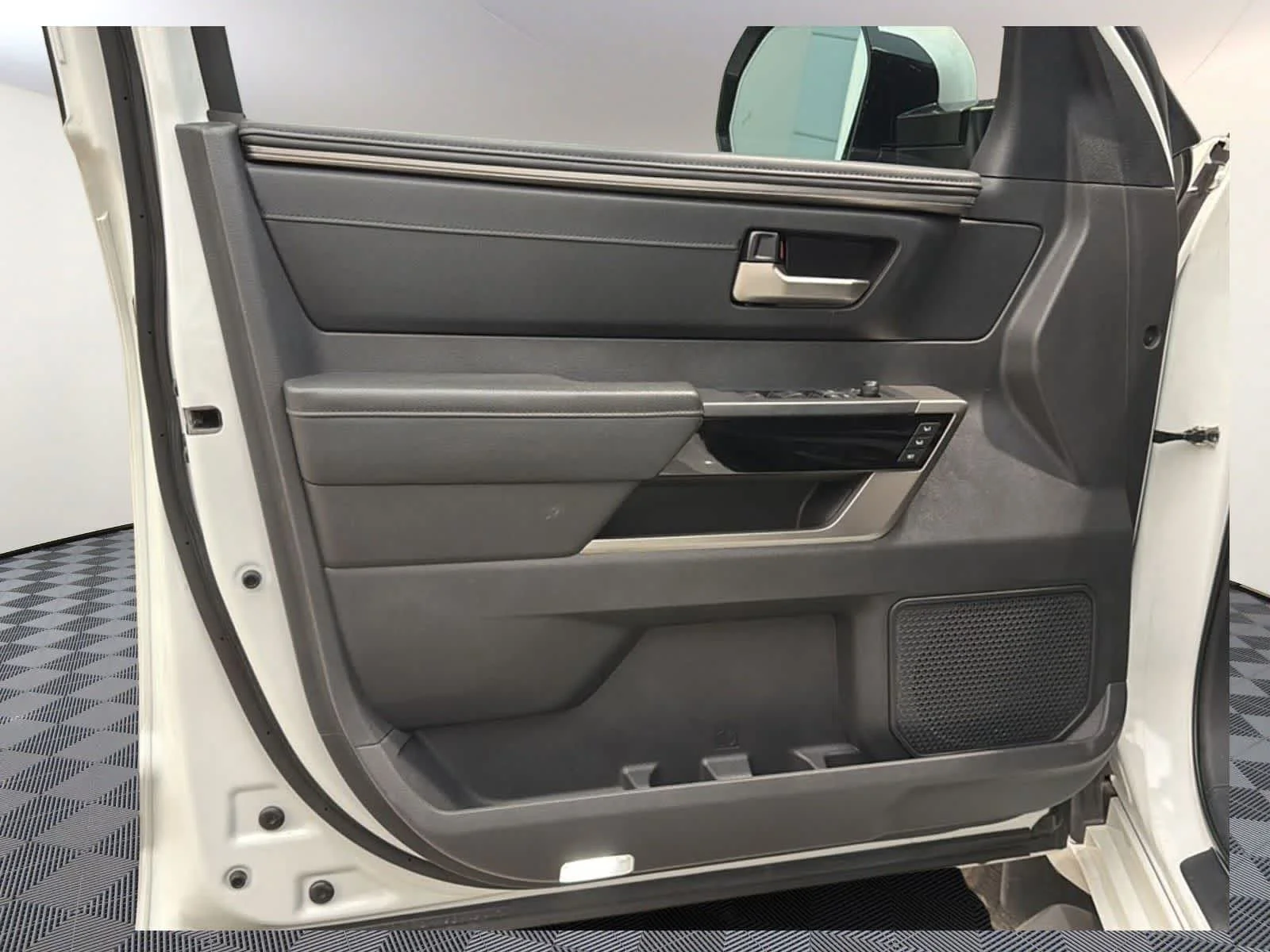 Used 2024 Wind Chill Pearl Toyota Limited Hybrid image 10