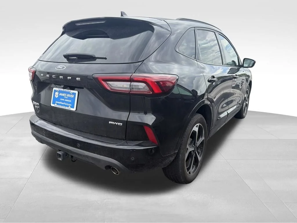 Used 2023 Black Metallic Ford ST-Line Select image 28