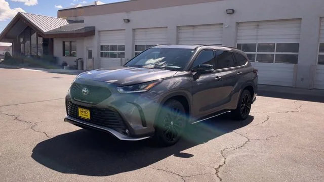 Used 2025 Gray Toyota XSE image 5