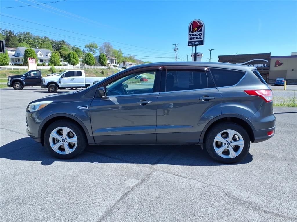 Used 2016 Ford Escape SE with VIN 1FMCU9GX4GUB13554 for sale in Pounding Mill, VA