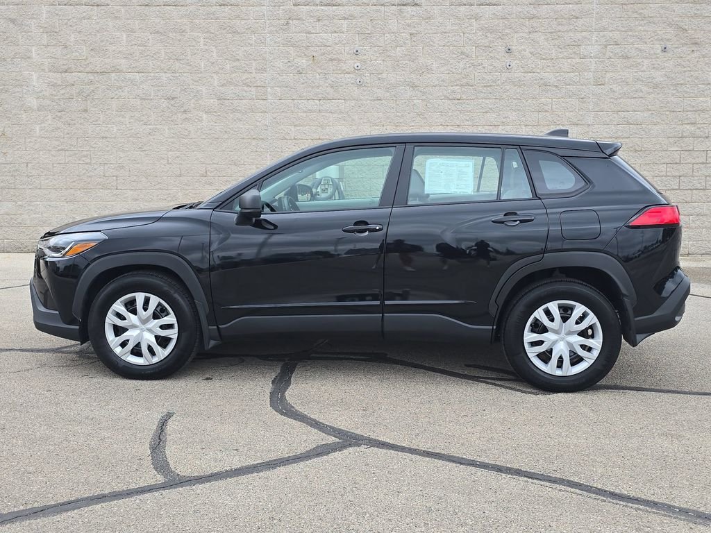 Used 2023 Black Toyota L image 10