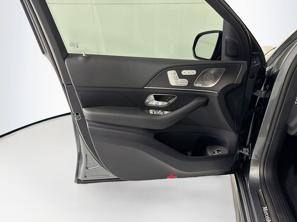 New 2026 Selenite Grey Metallic Mercedes-Benz GLS 450 image 26