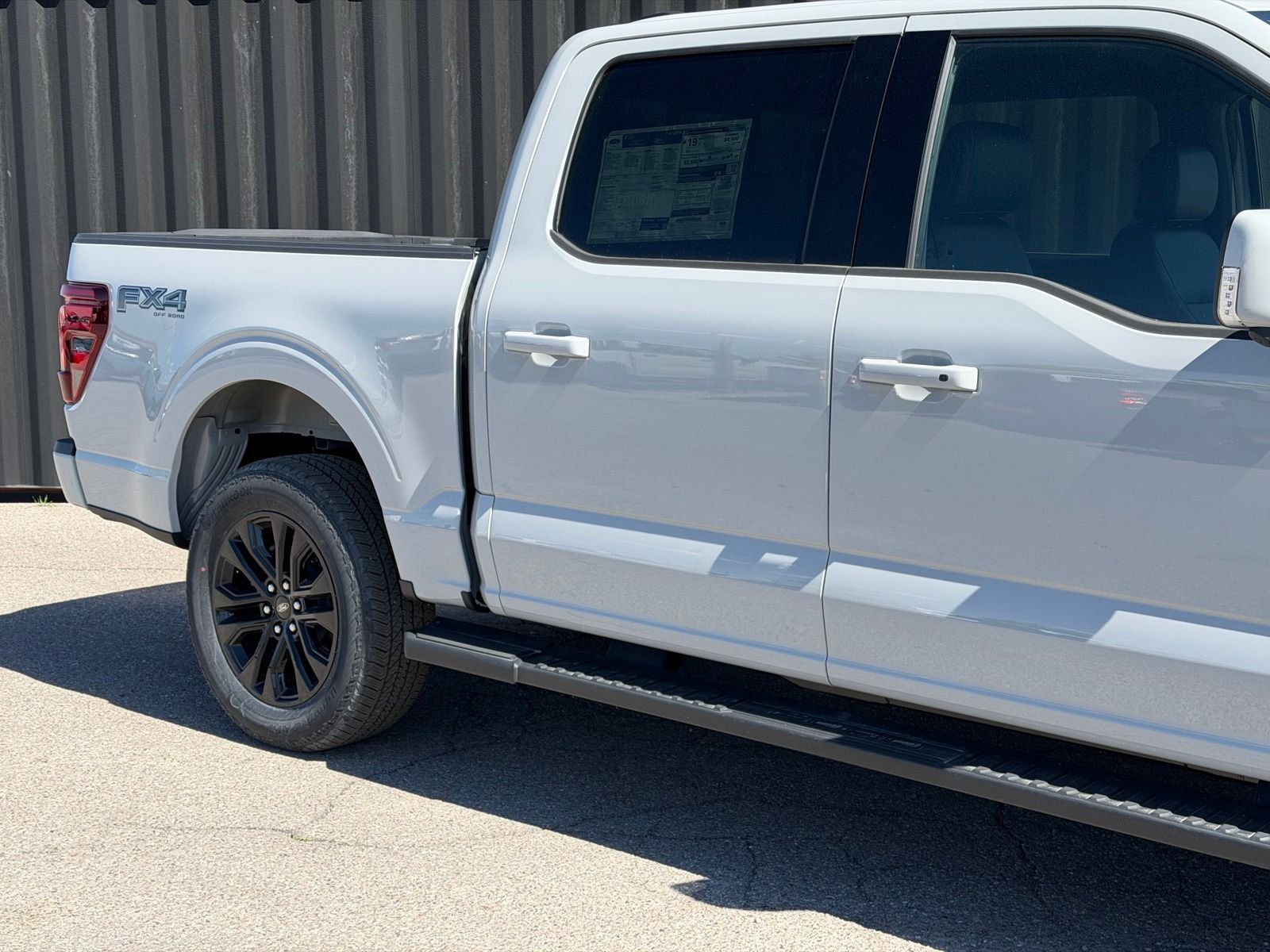 View vehicle photo 5