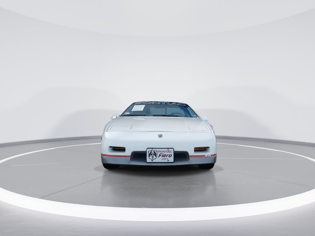 Used 1984  Pontiac SE image 3