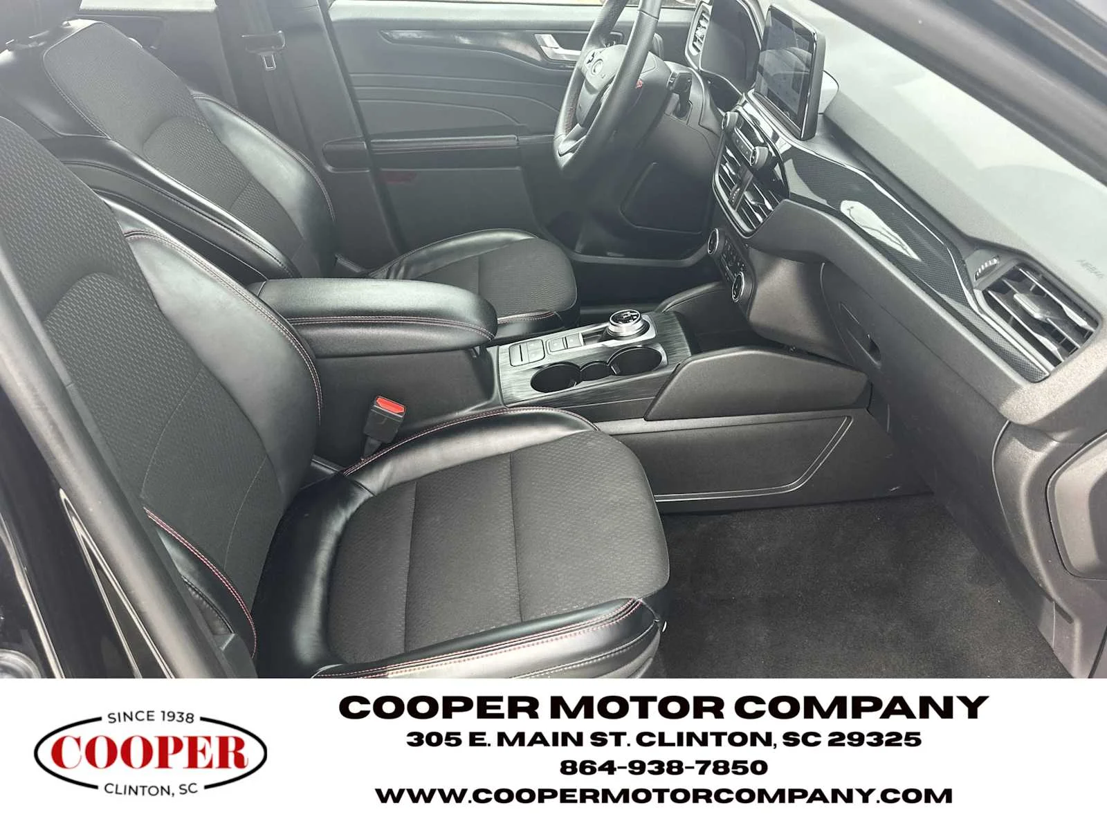 Used 2025 Agate Black Metallic Ford ST-Line image 13