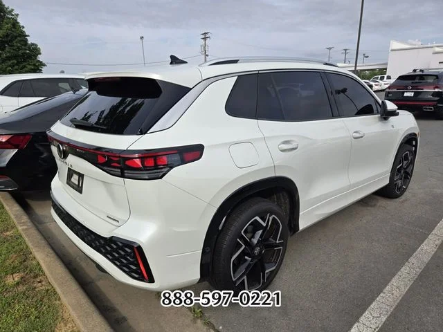 Used 2025 White/off-white Volkswagen 2.0T SEL R-Line image 6