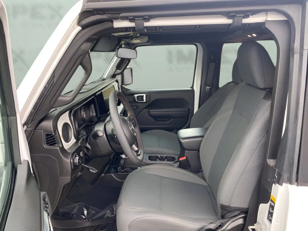 Used 2024 White Jeep Sport S image 9