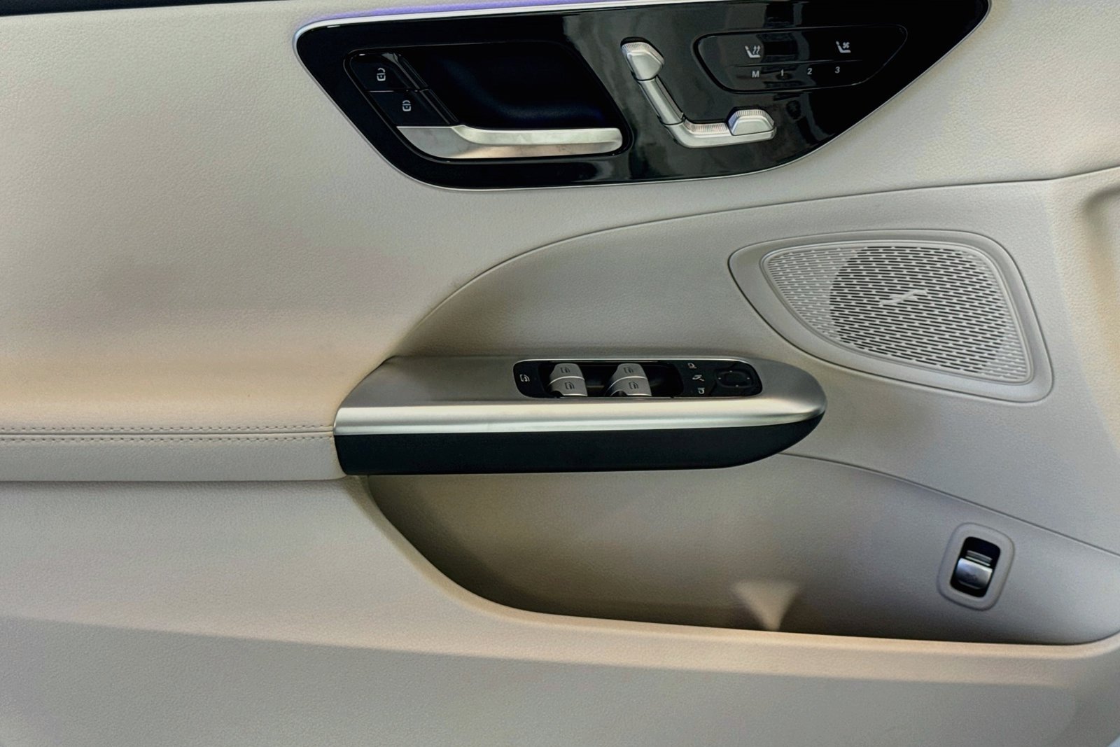New 2026 Polar White Mercedes-Benz C 300 image 16