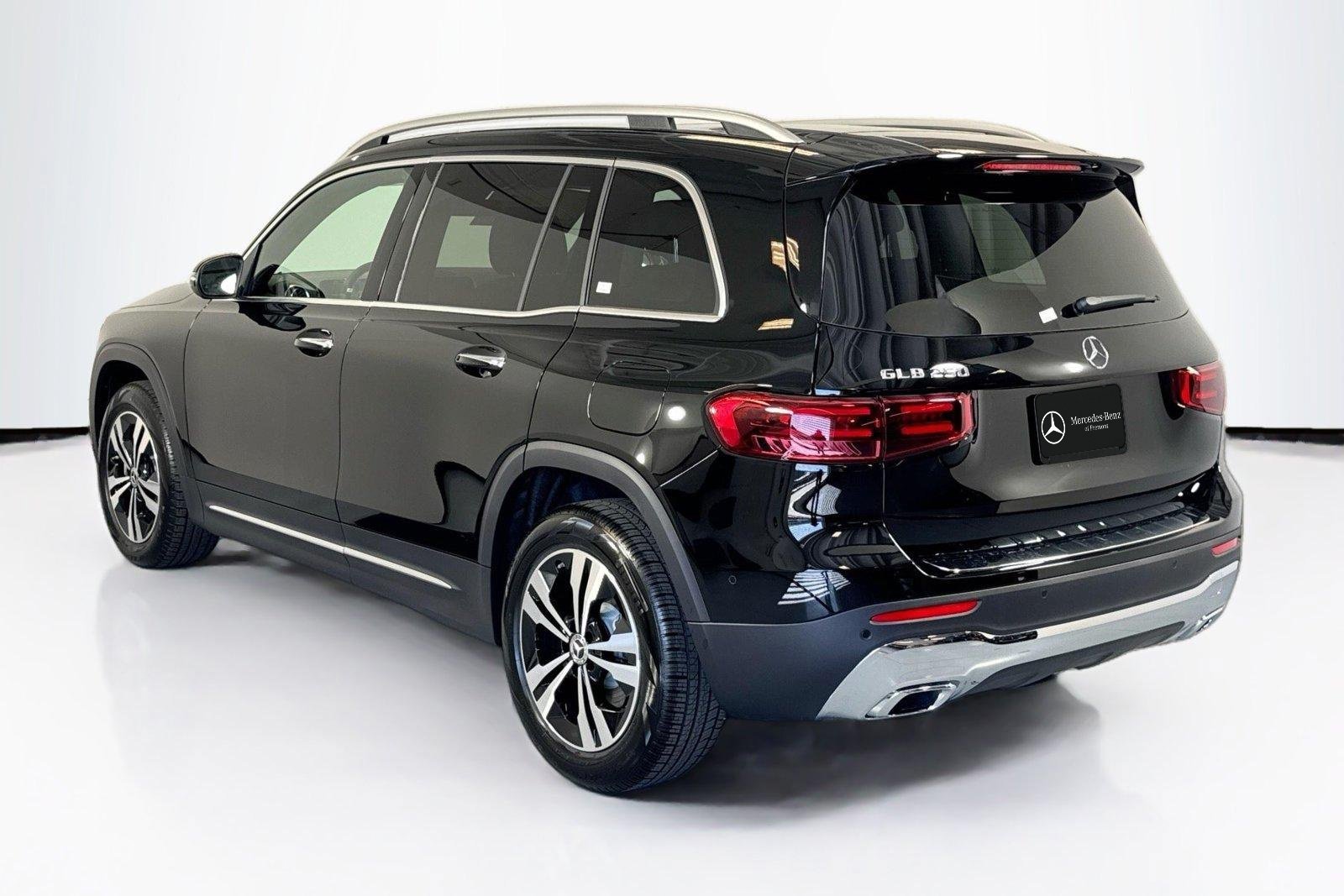 New 2026 Night Black Mercedes-Benz GLB 250 image 7