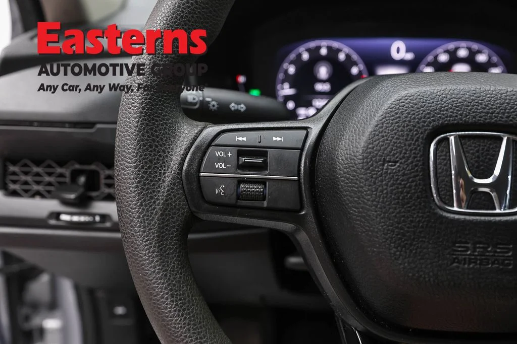 Used 2025 Silver Honda LX image 15
