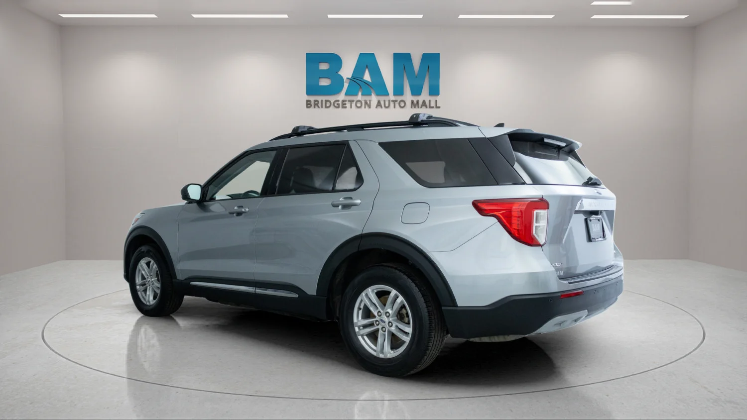 Used 2023 Silver Ford XLT image 5