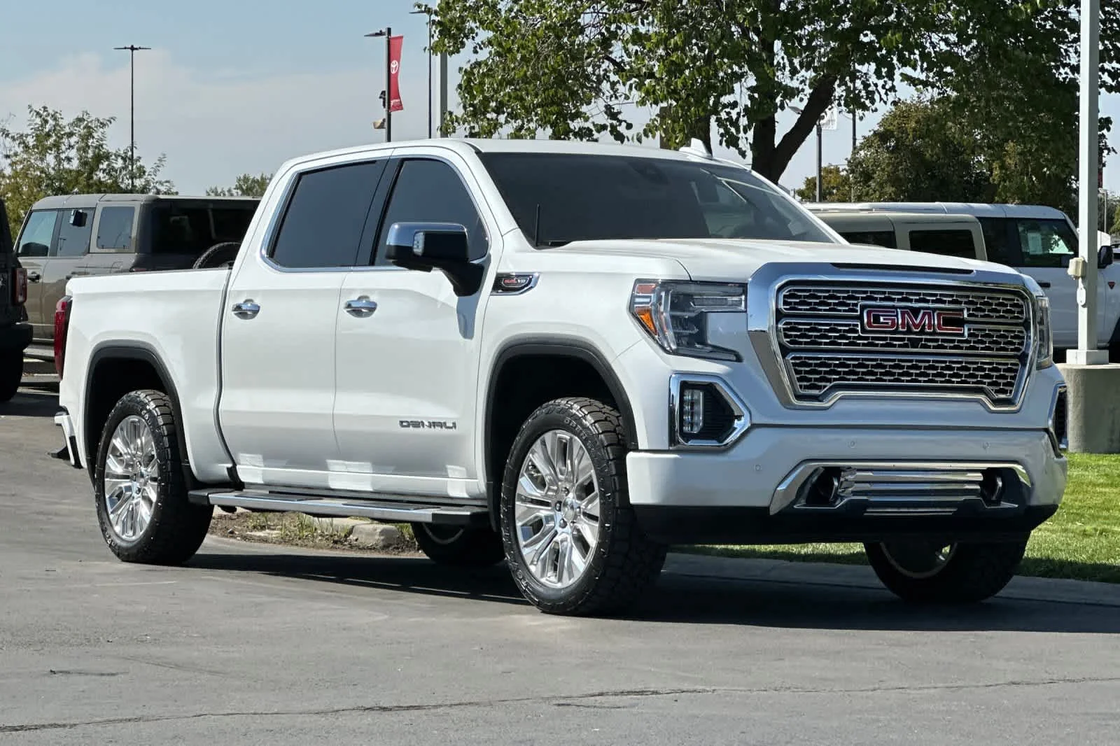 Certified Used 2020 White Frost Tricoat GMC Denali image 9
