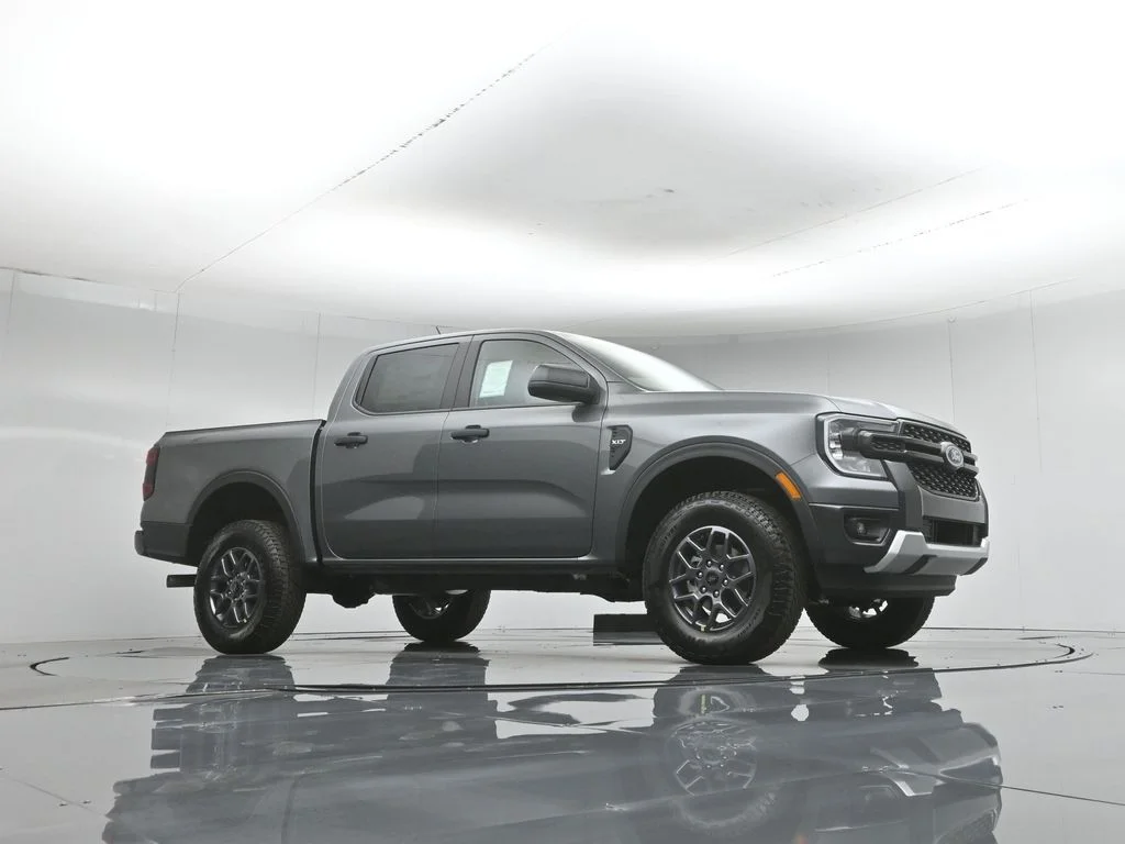 New 2026 Carbonized Gray Metallic Ford XLT image 3