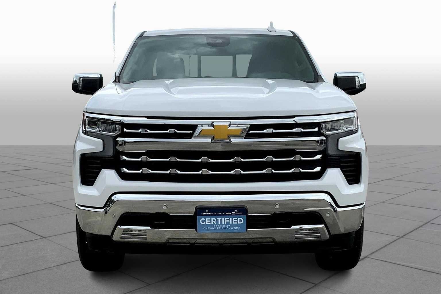 Used 2024 Summit White Chevrolet LTZ image 3