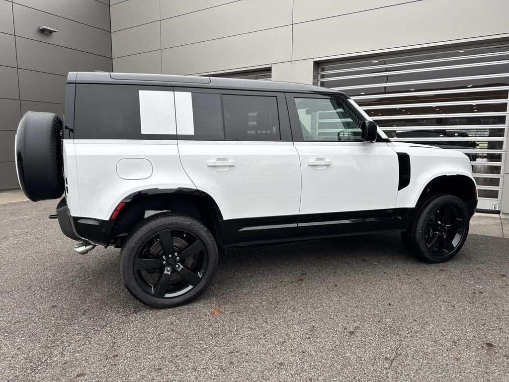 2026 Land Rover Defender V8 - Photo 6