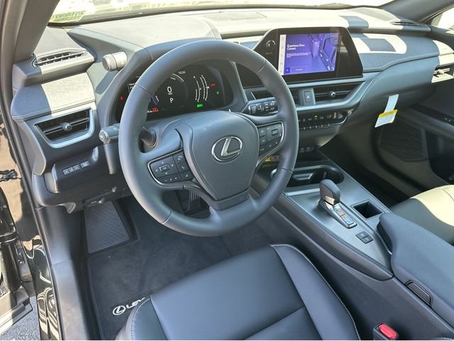 2026 Lexus UX Hybrid 300h - Photo 12