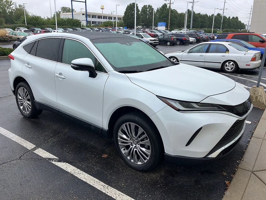Used 2023 Platinum White Pearl Toyota Limited image 1