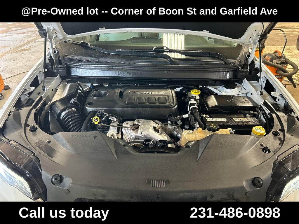 Used 2019 White Jeep Limited image 3