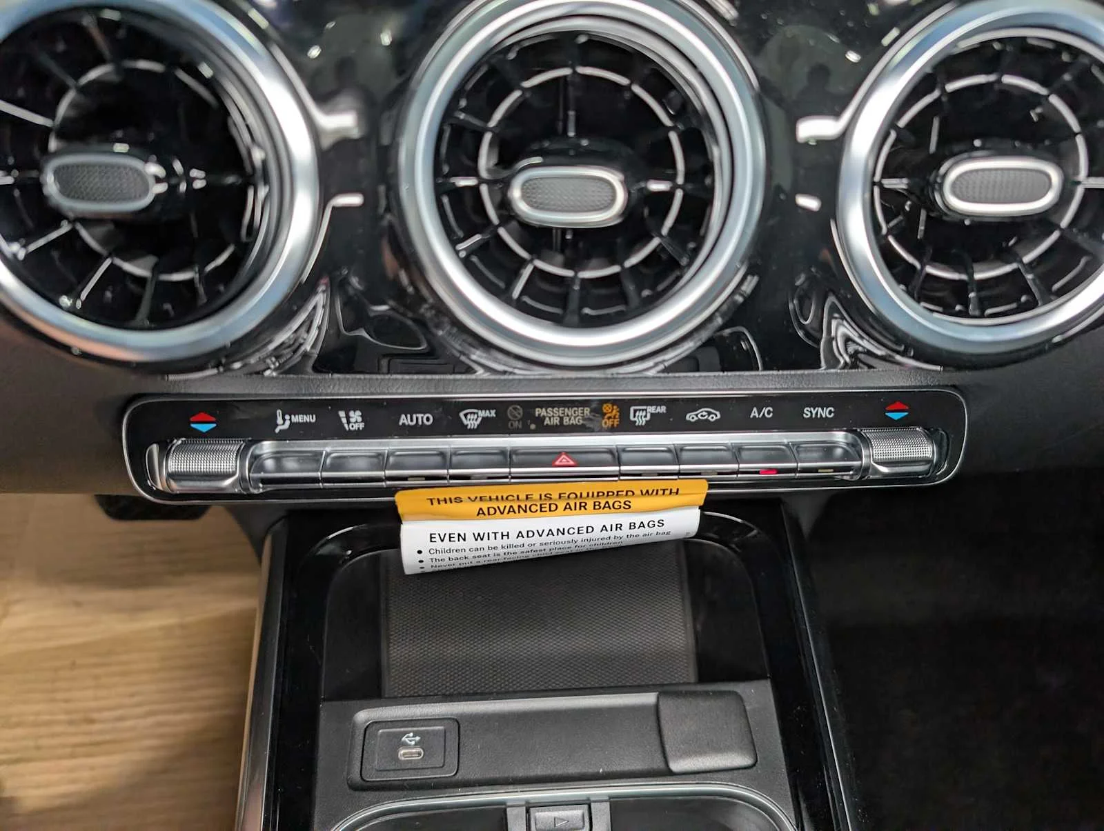 New 2026 Cirrus Silver Metallic Mercedes-Benz GLA 250 image 28