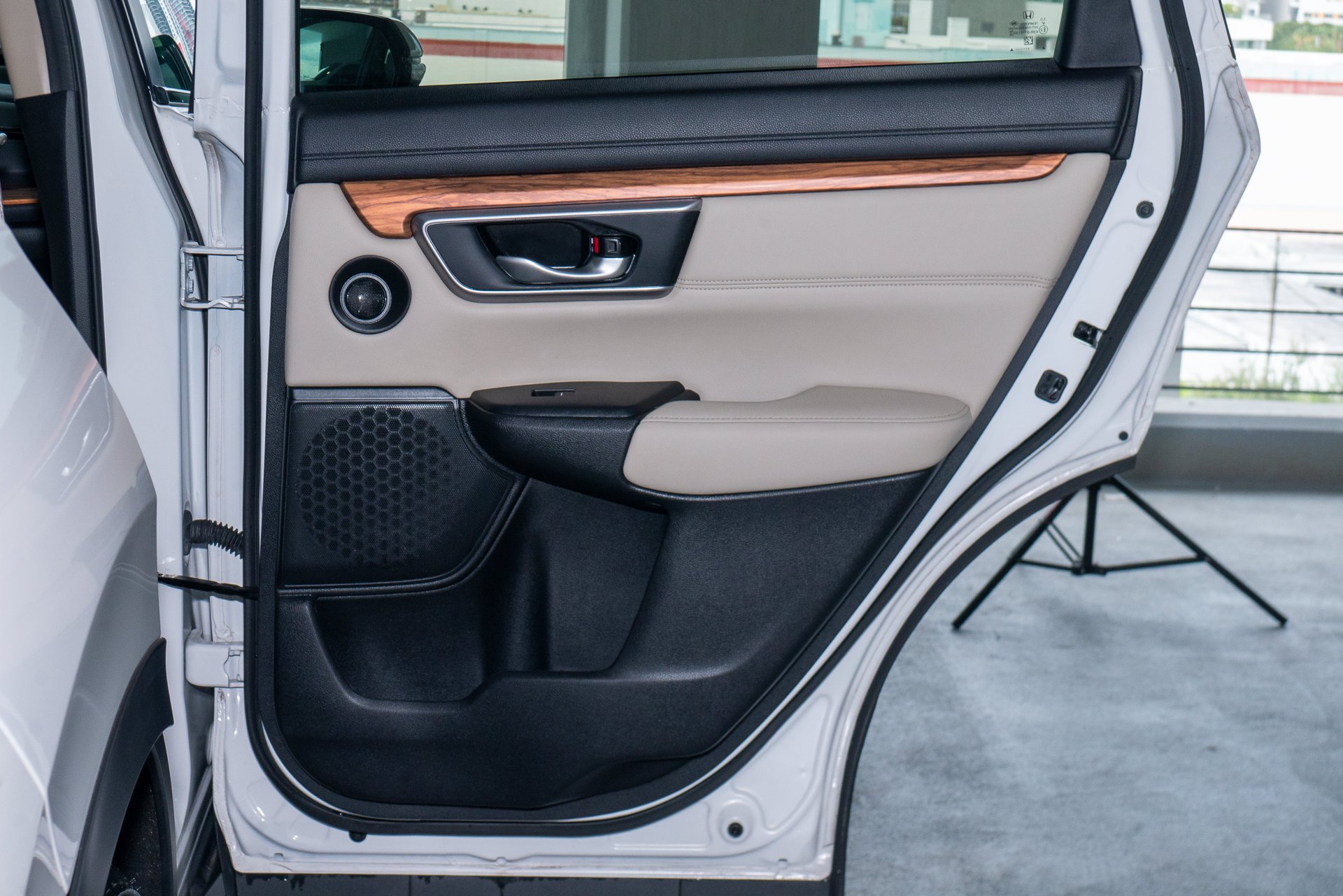 Used 2021 White Honda EX-L image 12