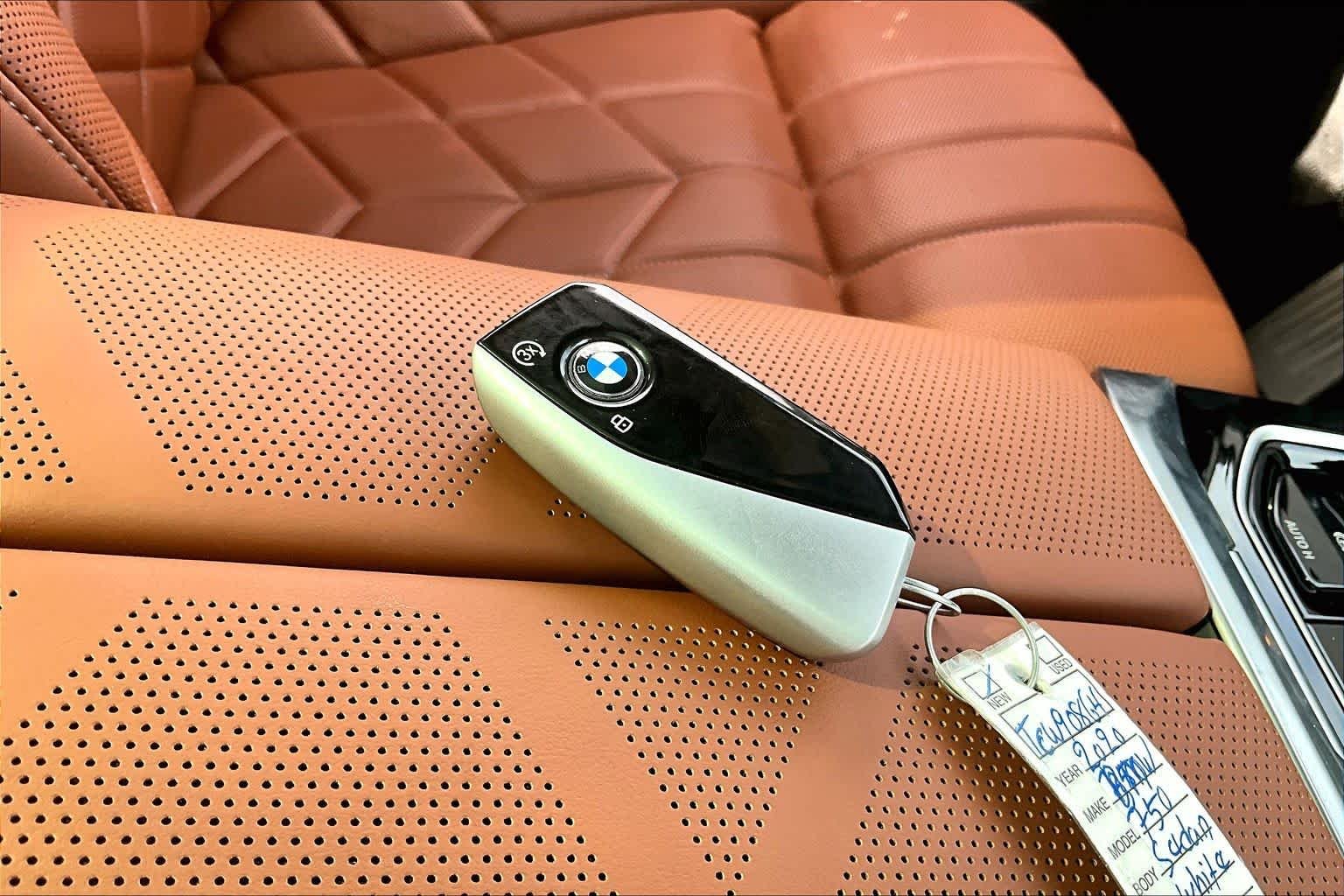 Used 2026 Alpine White BMW 750e xDrive image 14