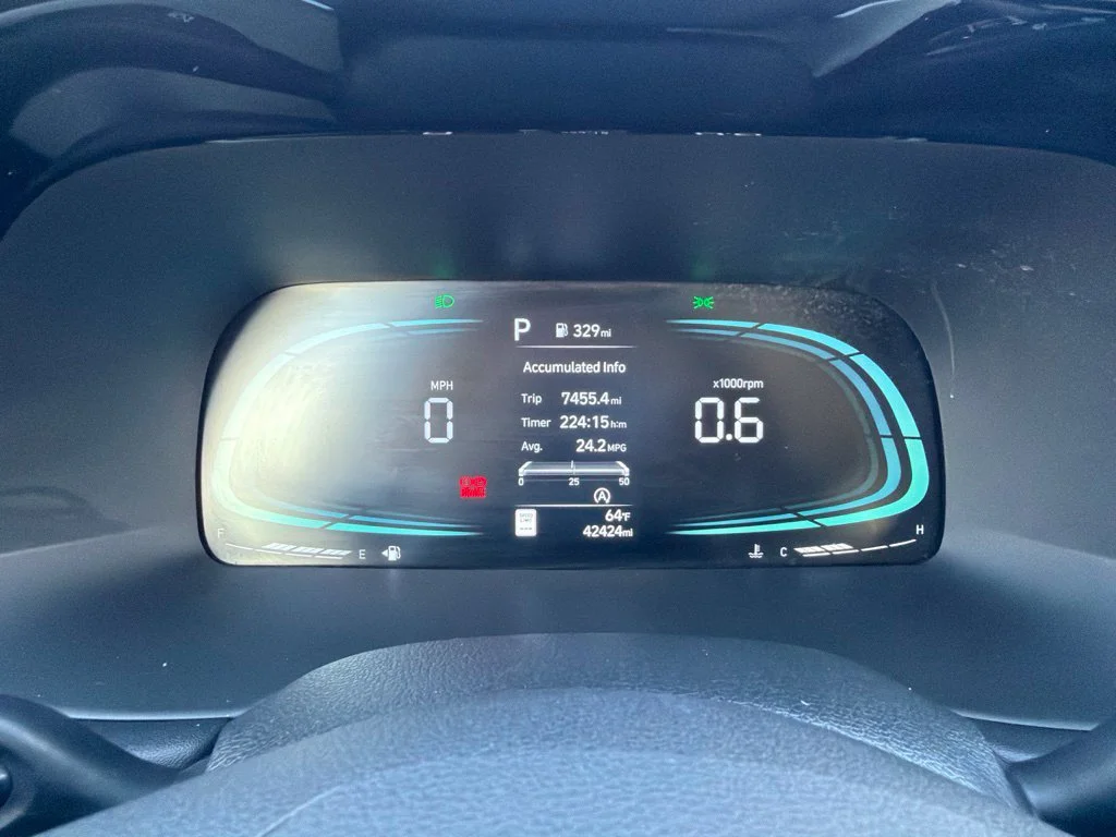Used 2025 Gray Hyundai SEL image 11