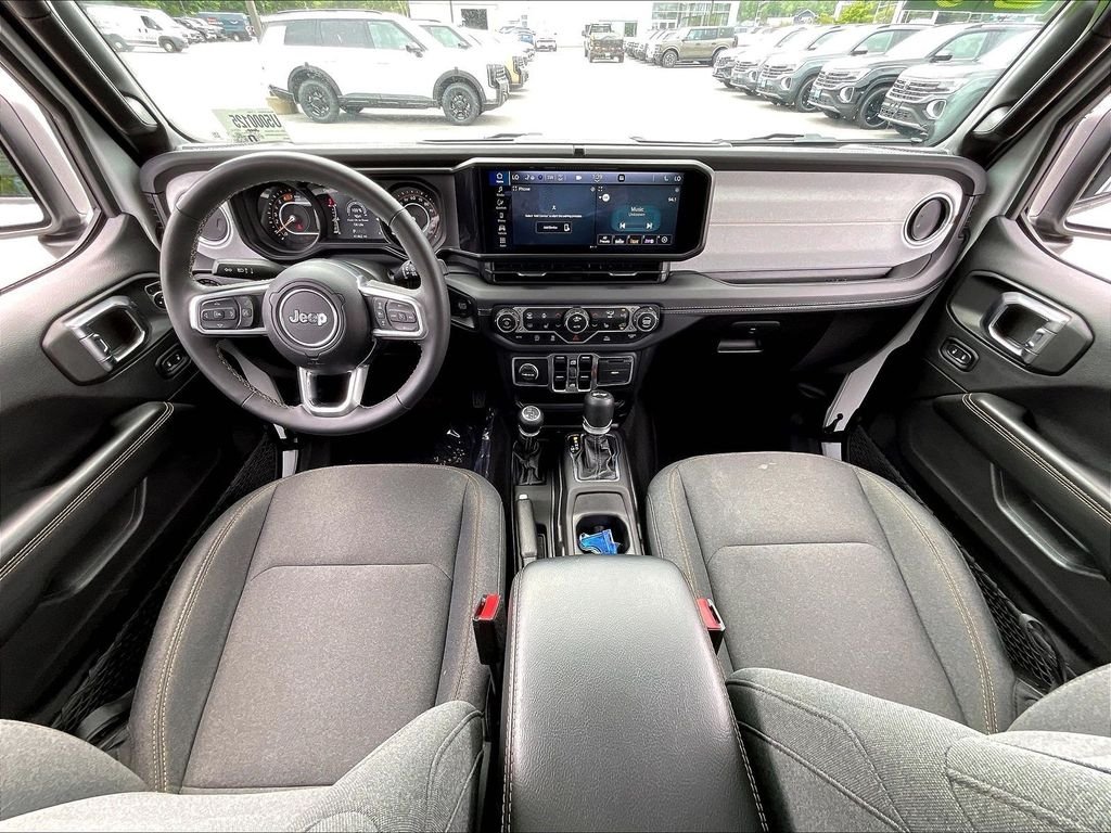 Used 2025 Bright White Clearcoat Jeep Sahara image 20