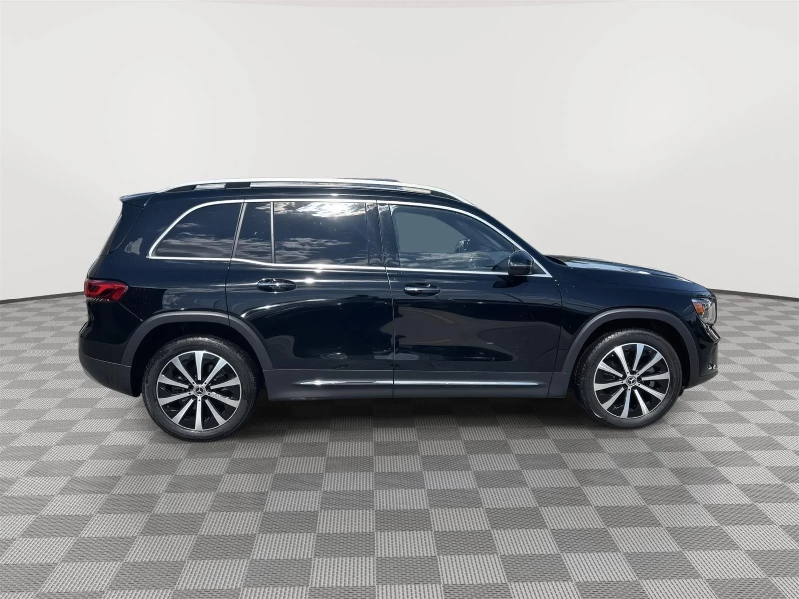 Certified Used 2023 Night Black Mercedes-Benz GLB 250 image 2