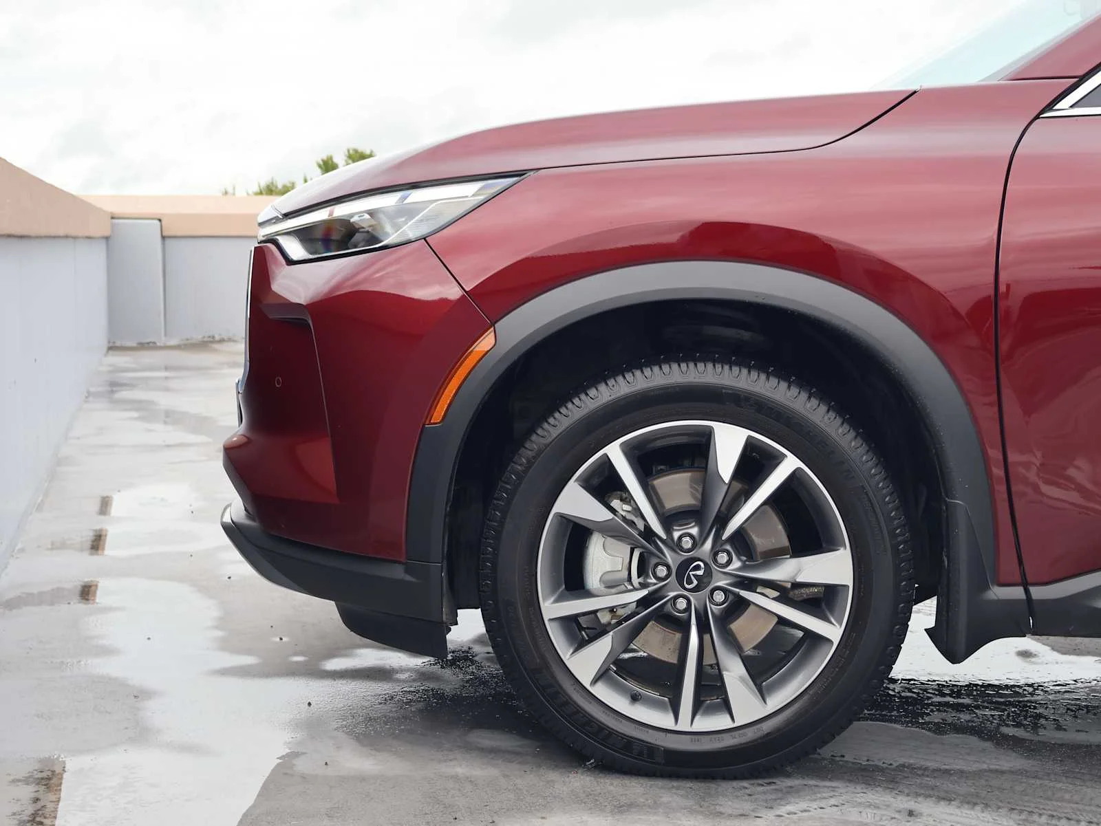 Certified Used 2022 Deep Bordeaux INFINITI LUXE image 8