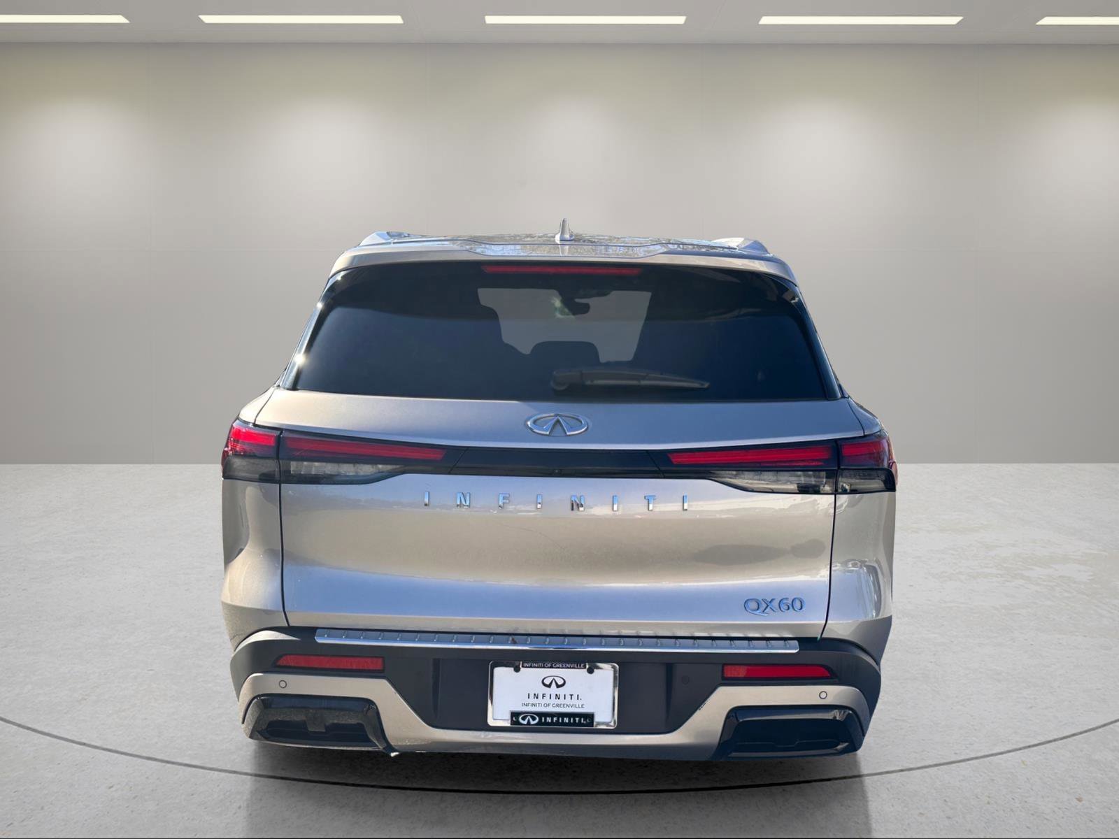 Used 2023 Warm Titanium INFINITI LUXE image 4