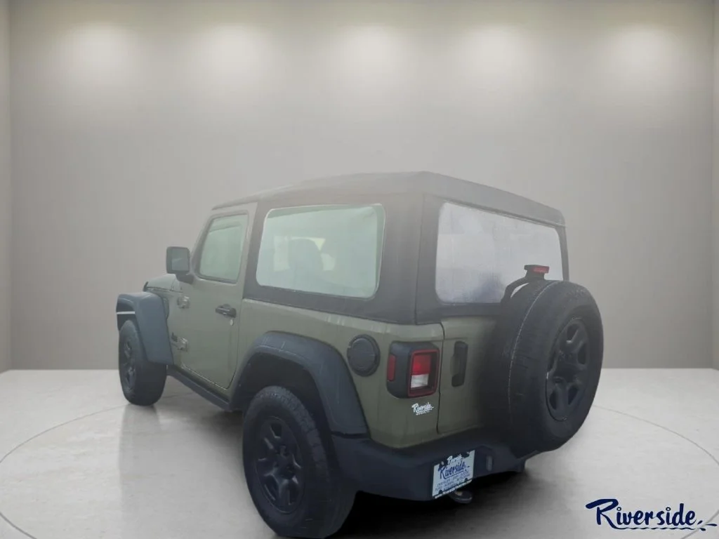 Used 2025 Green Jeep Sport image 4