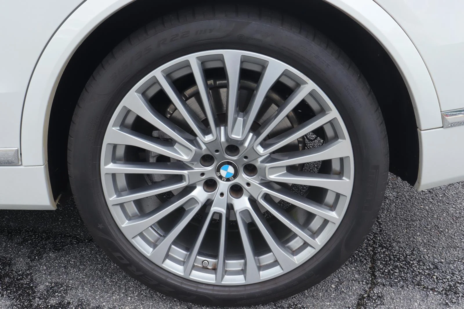 Certified Used 2024 Mineral White Metallic BMW xDrive40i image 43